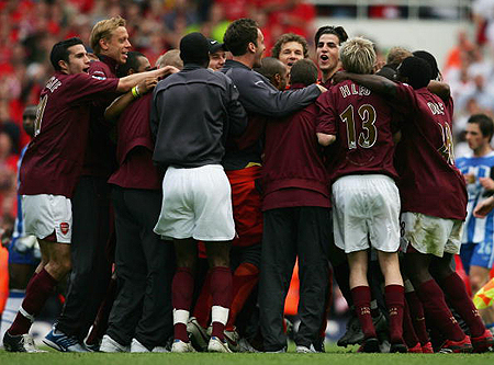 英超战报：西蒙斯传射，里沙利松破门，热刺2-0布伦特福德